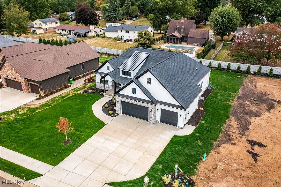 Aerial perspective of the ranch home.