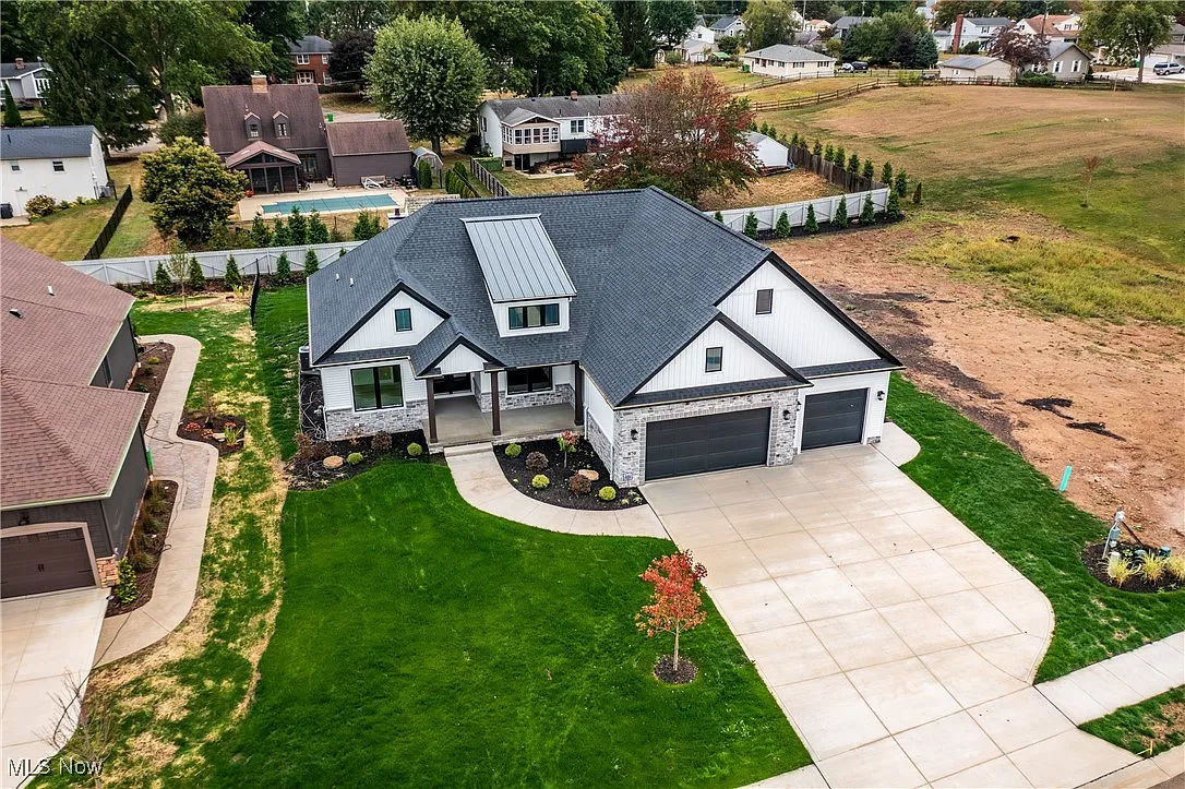 Aerial view of the 870 Honeysuckle home.